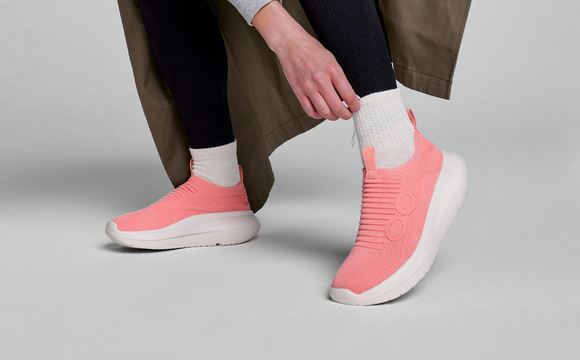 Women's OOmy Zen - Coral